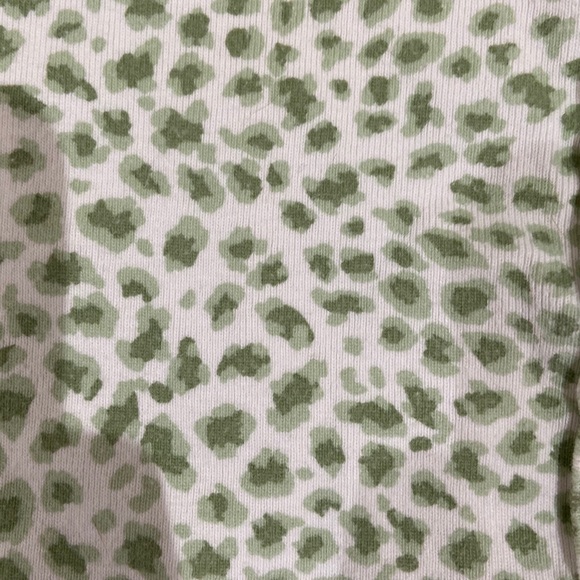 Green Cheetah Print Top - Picture 3 of 4